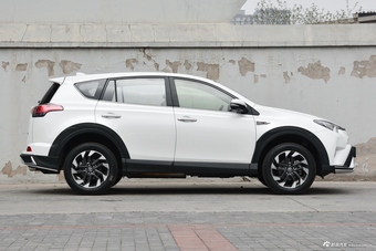 2018款RAV4荣放 2.0L自动两驱风尚X版