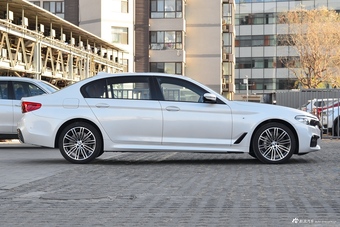 2019款宝马5系2.0T自动530Li 尊享型M运动套装