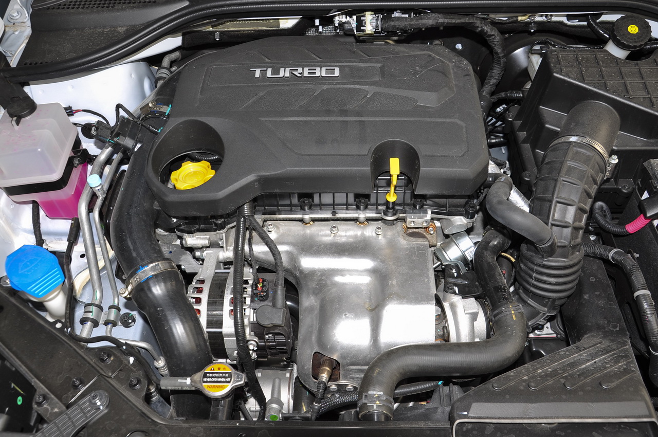 2016款名爵锐行1.5L自动超值豪华版