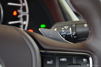 2018款雷克萨斯ES 2.5L自动300h尊享版