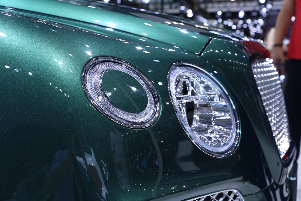 2018广州车展实拍：添越V8