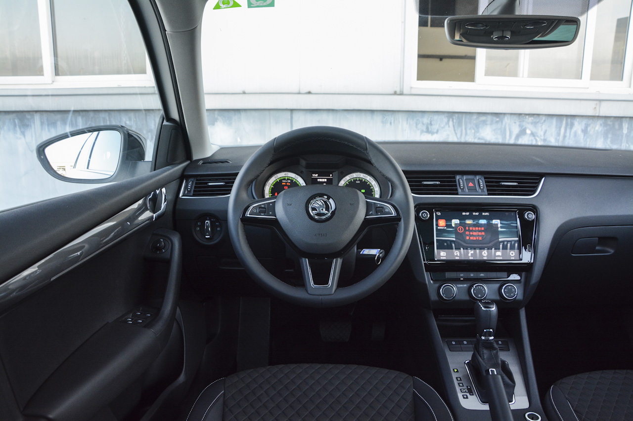 2018款明锐旅行版1.4T TSI280 DSG旗舰版