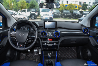 2015款北汽绅宝X25 1.5L手动精英型图片