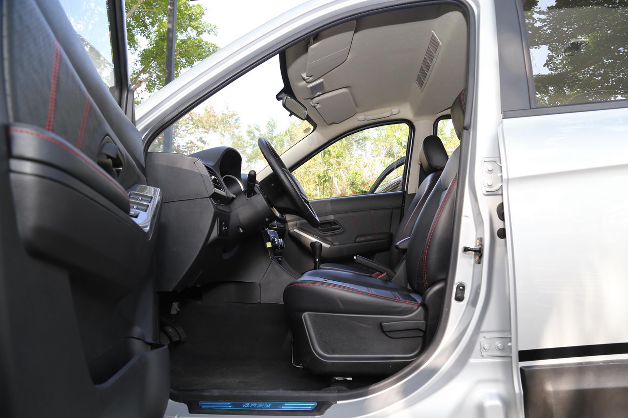 2017款启腾V60 1.5L手动舒适型