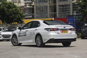 2018款凯美瑞2.5HQ自动旗舰版