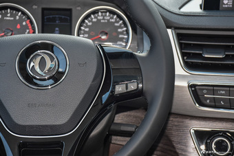 2018款风行SX6 1.6L手动豪华型