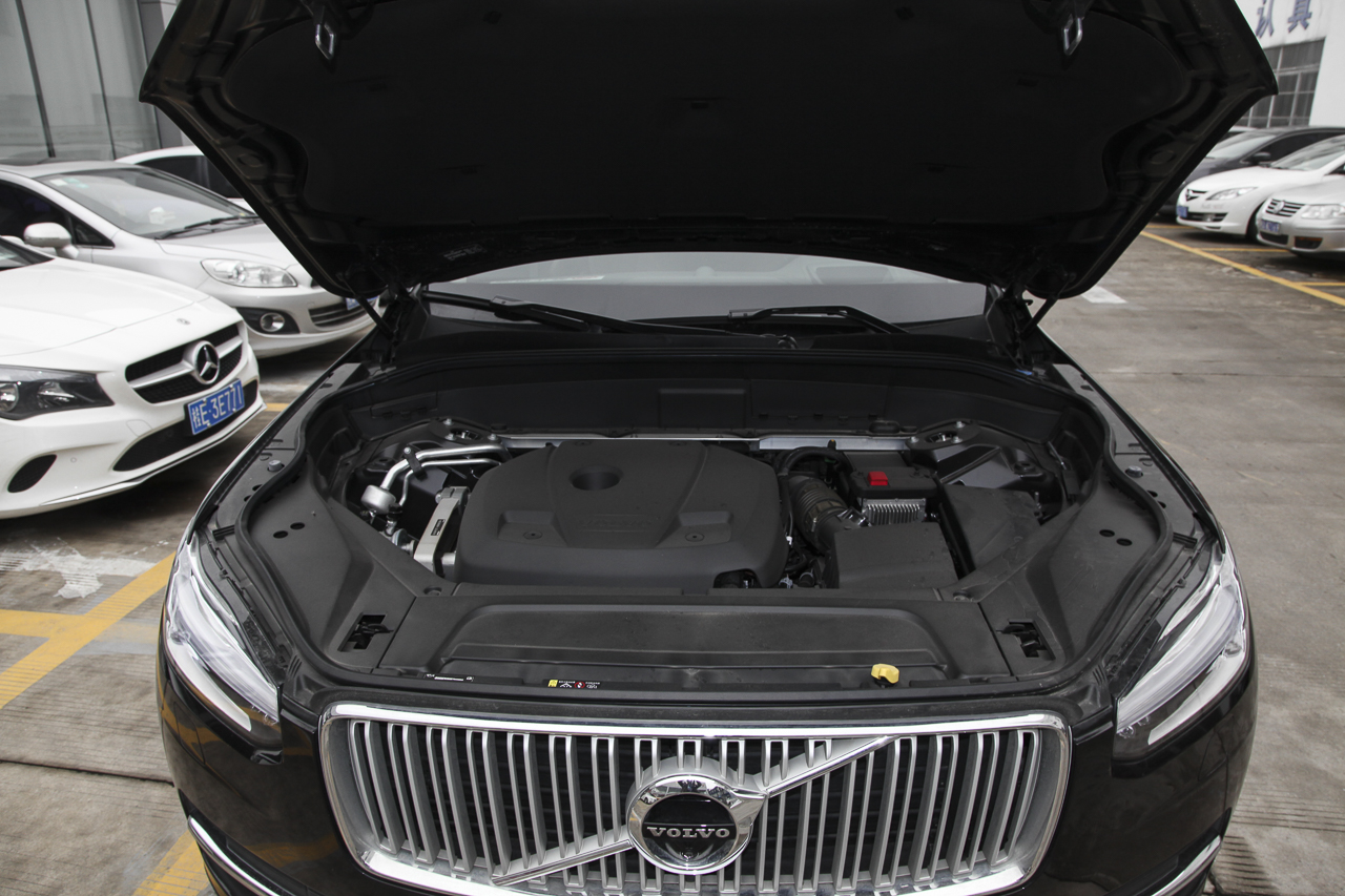 2019款沃尔沃XC90 2.0T自动T6智尊版7座