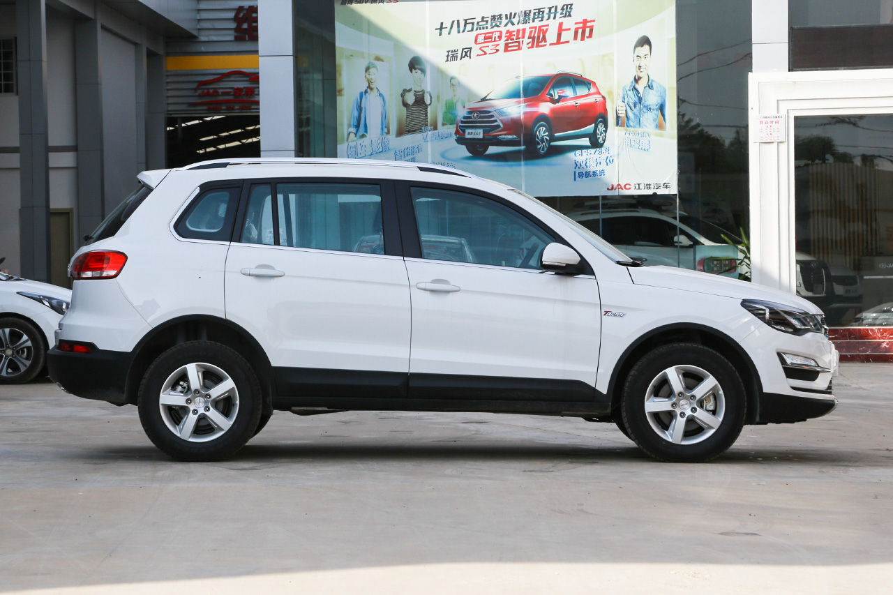 2016款大迈X5 1.5T手动豪华7座型 国五 萨丁白