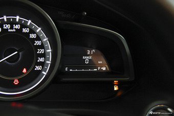 2016款马自达CX-4 2.0L自动两驱蓝天活力版