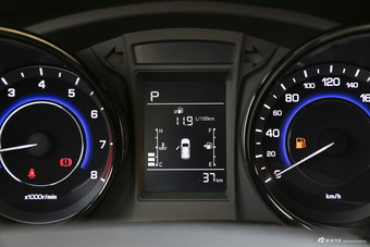 2016款长安CS15 1.5L自动时尚版