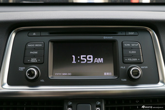 2017款起亚K5 2.0L自动15周年特别版LUX