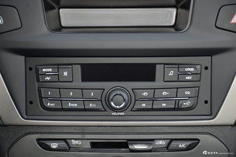 2016款标致301 1.6L手动舒适版 