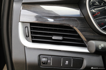 2017款宝骏560 1.5T 手动舒适型7座 