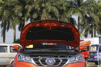 2016款长安CS15 1.5L自动豪华版