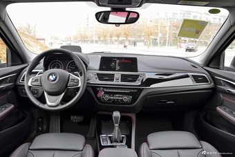 2017款宝马1系125i自动运动型图片