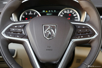 2017款宝骏730 1.8L iAMT豪华型7座