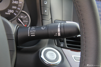 2017款英菲尼迪Q70L 2.5L自动悦享版