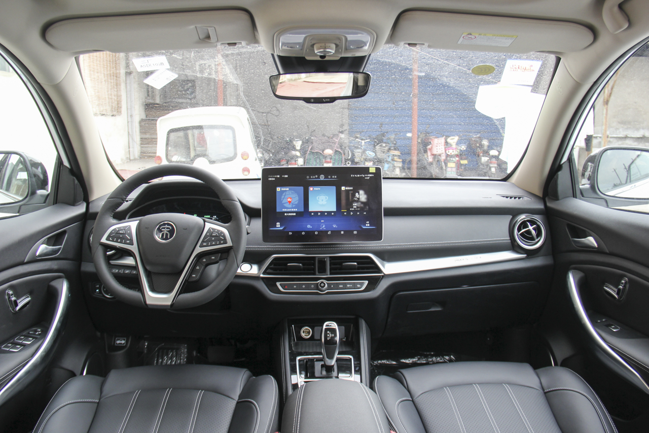 2019款比亚迪宋EV500 智联领耀型