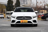 2019款奔驰A级 1.3T自动200 L运动轿车先行特别版