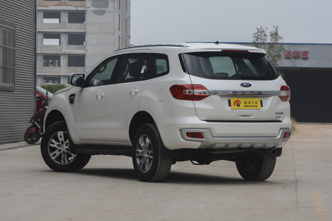 2017款撼路者2.0T自动四驱豪华版汽油5座