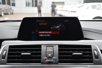 2018款宝马3系2.0T自动320Li 时尚型