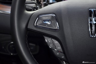 2017款林肯MKC 2.0T自动四驱尊雅版