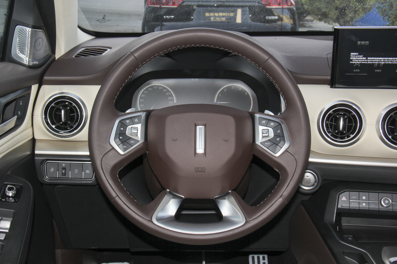 2018款WEY VV6 2.0T自动两驱超豪型