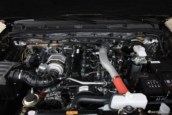 2017款黄海N3 2.5T手动四驱运动版XD25T5 