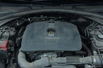 2016款捷豹F-PACE 2.0T自动R-SPORT运动版