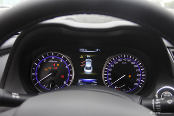 2016款英菲尼迪Q50L 2.0T自动舒适版