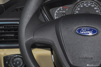 2017款福睿斯1.5L手动舒适型