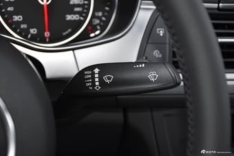 2018款奥迪A6L 2.0T自动30周年年型 35 TFSI 运动型