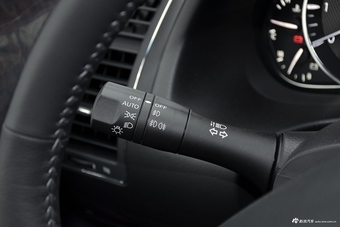 2017款途乐5.6L自动标准型