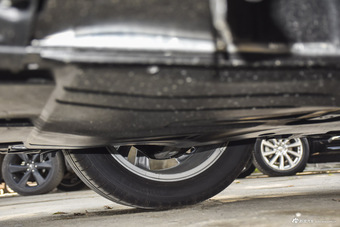 2017款英菲尼迪QX30 1.6T自动两驱时尚版