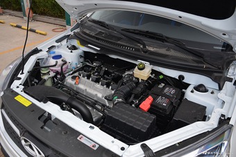 2017款瑞虎3X 1.5L手动版I 白色