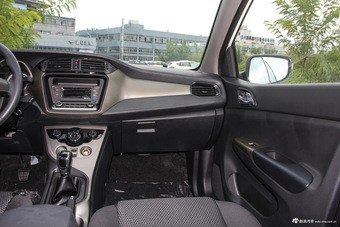 2016款海马M3 1.5L手动舒适型天窗版