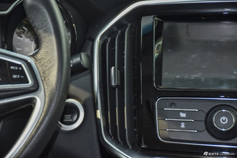 2016款驭胜S350 2.0T手动四驱汽油豪华天窗版5座