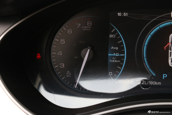 2018款众泰Z700H 1.8T DCT尊享型