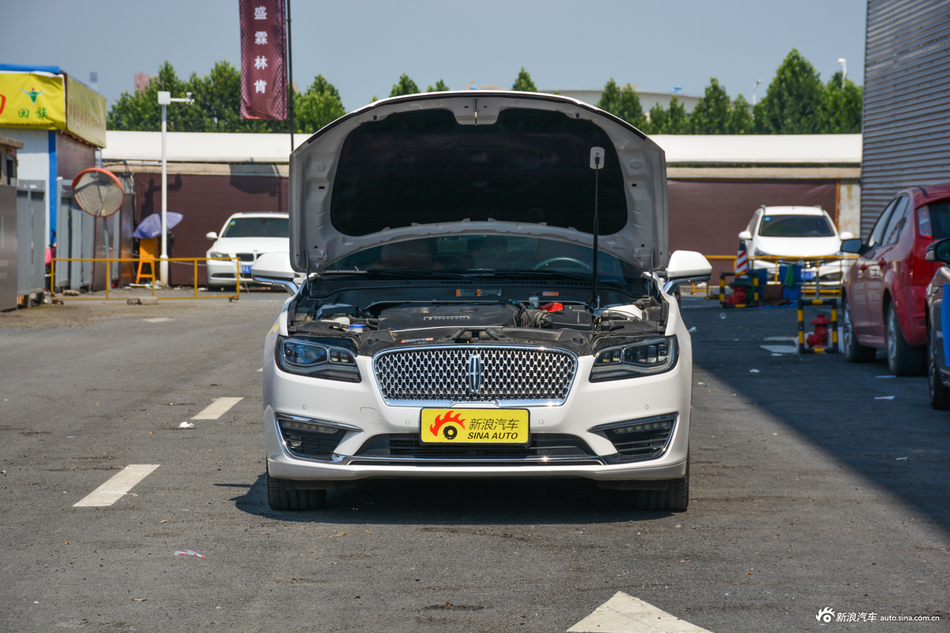 2018款林肯MKZ 2.0T自动尊耀版