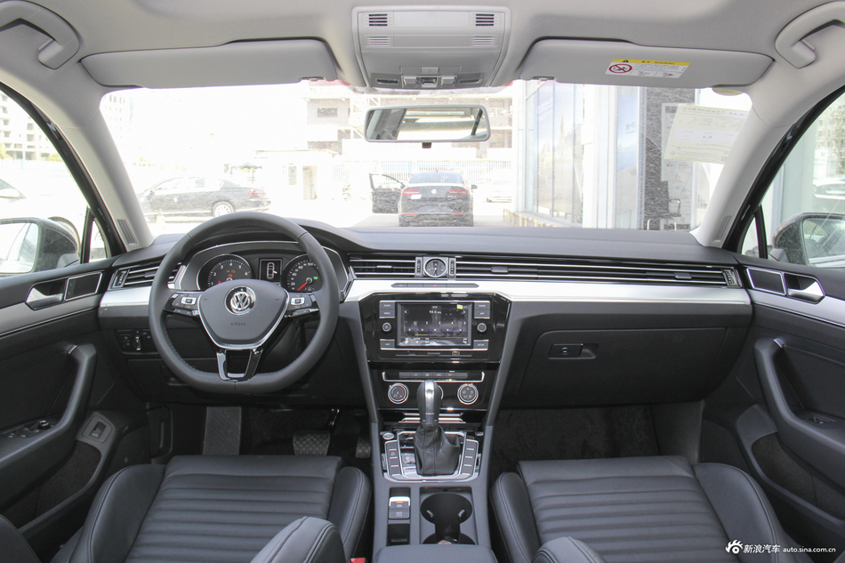 2018款迈腾1.8T自动330TSI DSG领先型