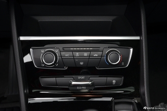 2018款宝马2系旅行车218i 1.5T自动时尚型