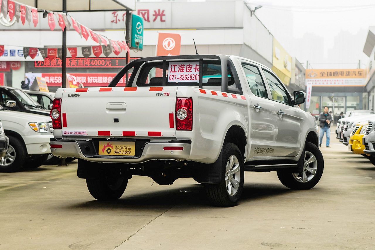 2016款 帅铃T6 2.0T柴油创客版豪华型D19TCID6