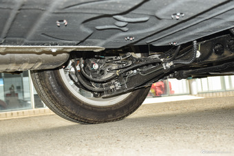 2014款荣威550S 1.8L自动智选版 温莎白