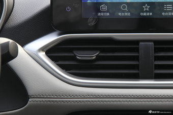 2018款宝骏530 1.8L自动豪华型