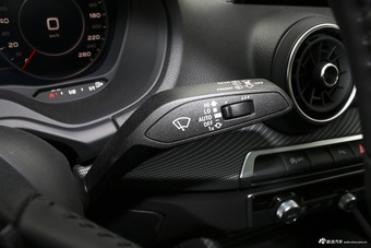 2018款奥迪Q2L 豪华致雅型35TFSI