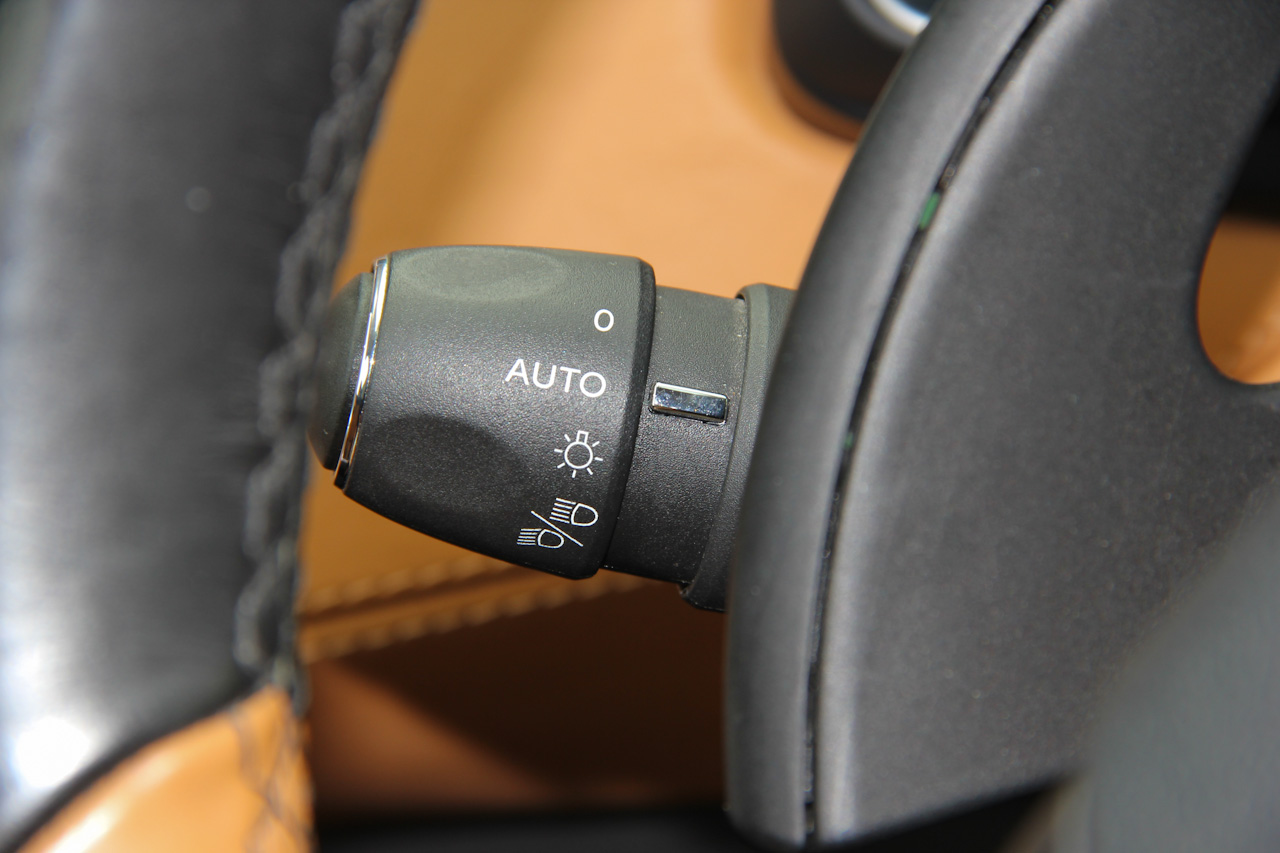 2016款DS 6 1.6T雅致版THP160