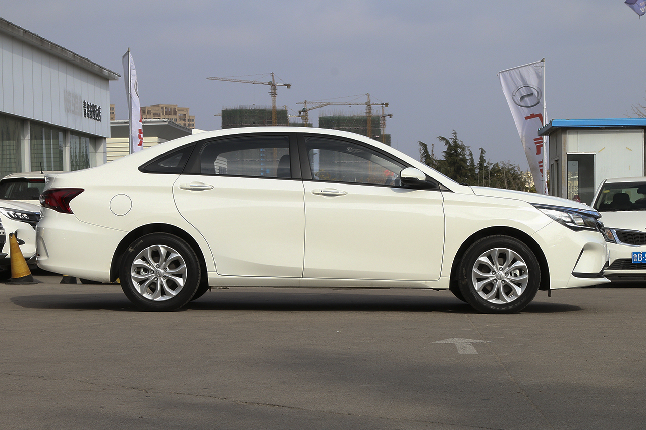 2018款传祺GA4 1.3T自动豪华版200T