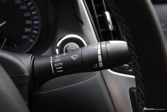 2017款英菲尼迪Q60 2.0T自动豪华版