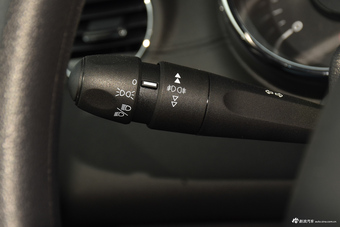 2018款标致3008 2.0L自动经典版