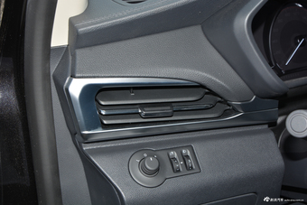 2017上汽大通D90 2.0T自动两驱水星